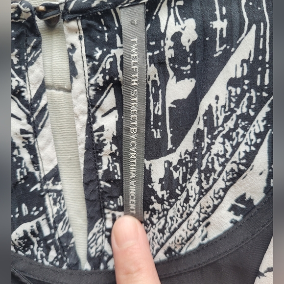 Twelfth Street by Cynthia Vincent Cathedral Print Mini Dress, VGUC, Size S - Picture 9 of 9